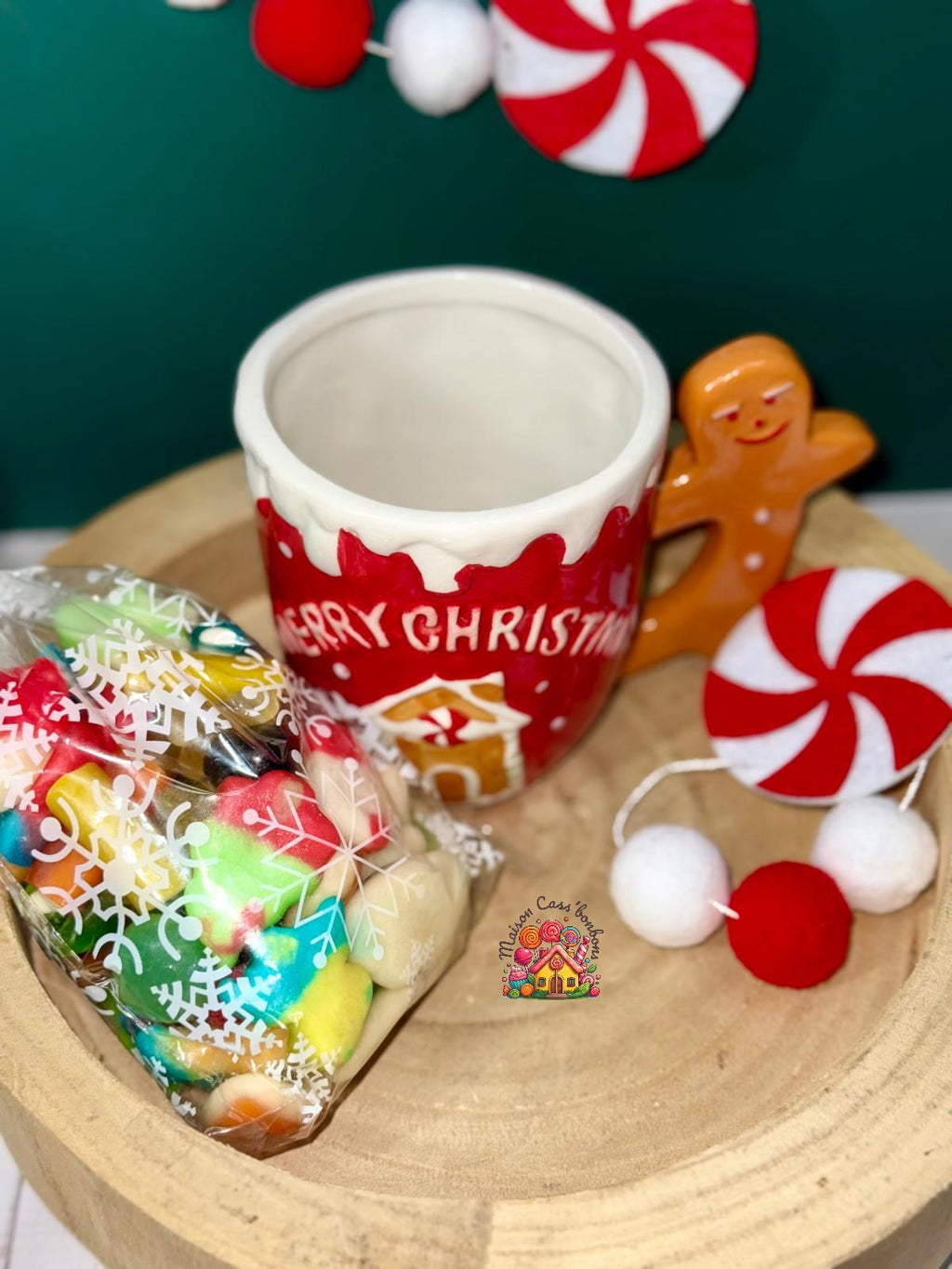 Tasse de Noël "Merry Christmas" rouge garnie de 300g de bonbons