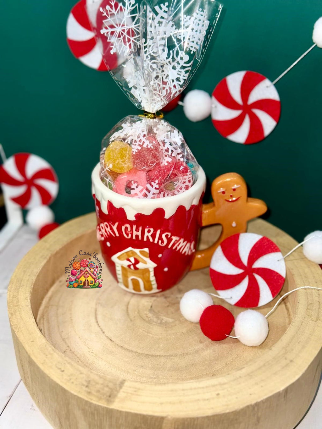 Tasse de Noël "Merry Christmas" rouge garnie de 300g de bonbons
